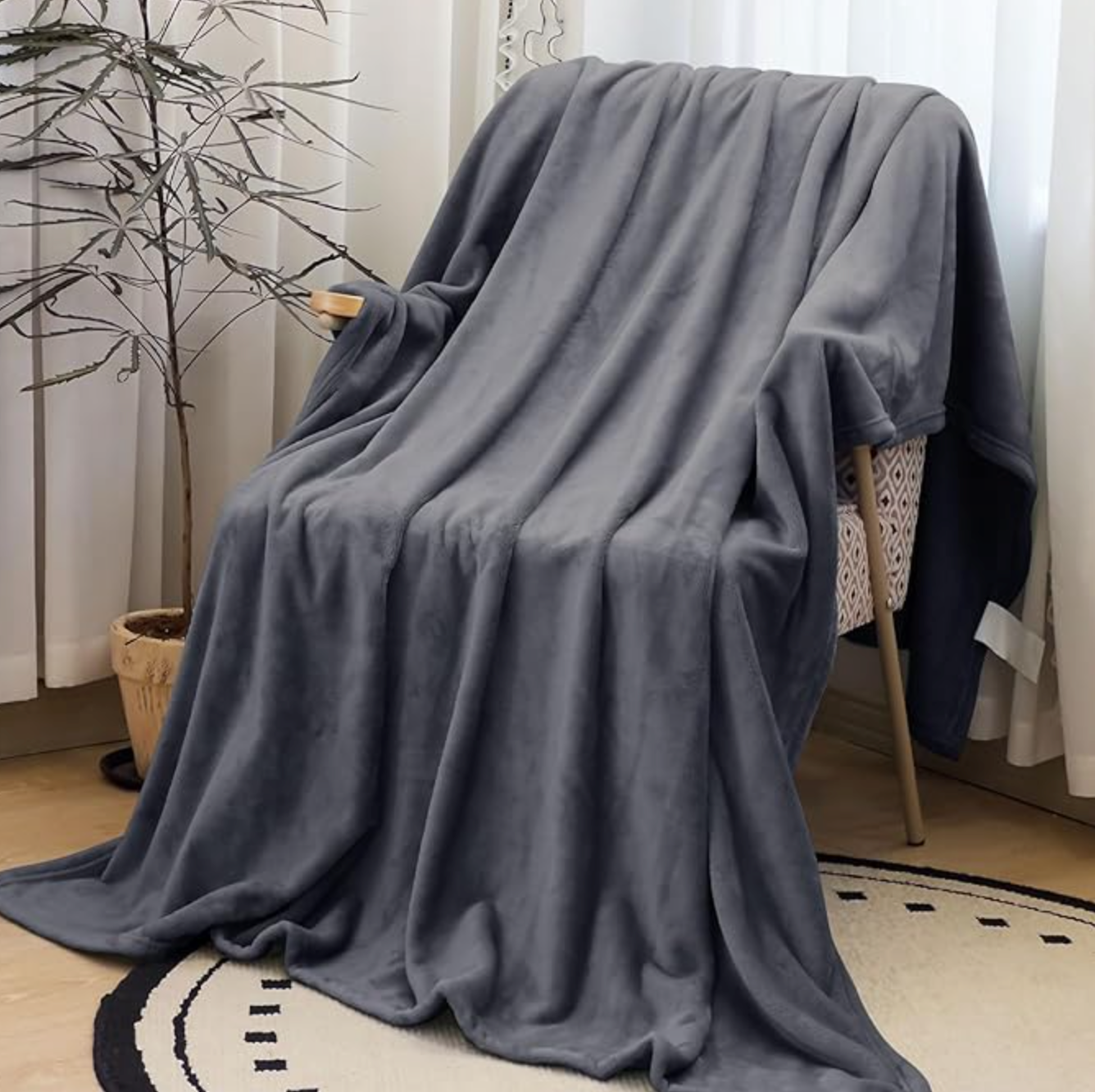 Fleece Blankets Twin Size, Silky Flannel Fuzzy Blanket for All Season, Cozy Lightweight Blanket for Couch, Bed, Sofa